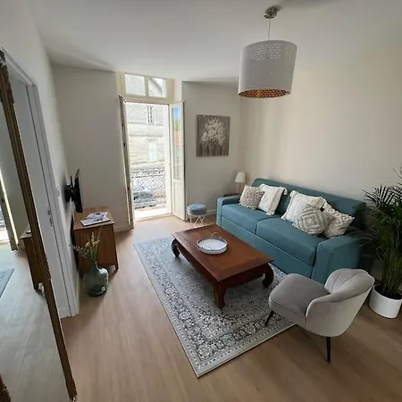 Centre * Terrasse * Clim * Wifi * De Gamme * דירה