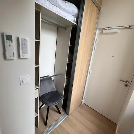 Centre * Terrasse * Clim * Wifi * De Gamme * * אנגולם